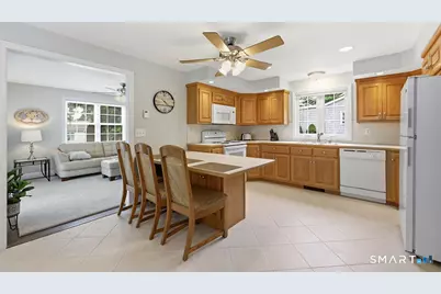 28 Tennyson Road, East Hampton, CT 06424 - Photo 3