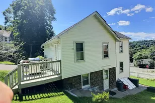 10 Washington St, Derby, CT 06418 - Photo 23