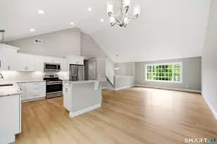 672 Vernon St, Manchester, CT 06042 - Photo 5