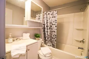 76 Summer St, New London, CT 06320 - Photo 5