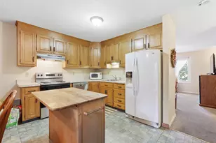 30 Sheila Ct, Bristol, CT 06010 - Photo 5