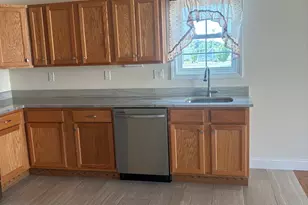 35 Hemingway Ave, East Haven, CT 06512 - Photo 7