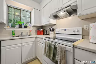71 Bentwood Dr, Waterbury, CT 06705 - Photo 7
