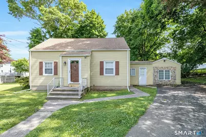 124 Minturn Place, Bridgeport, CT 06606 - Photo 1