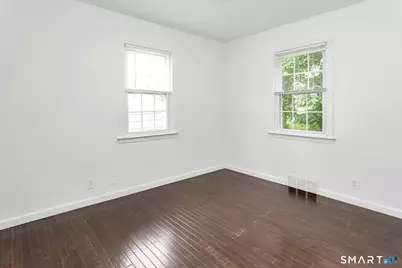 124 Minturn Place, Bridgeport, CT 06606 - Photo 11