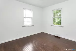 124 Minturn Pl, Bridgeport, CT 06606 - Photo 11