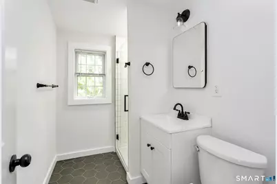 124 Minturn Place, Bridgeport, CT 06606 - Photo 17