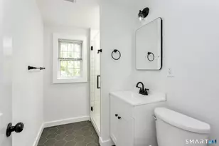 124 Minturn Pl, Bridgeport, CT 06606 - Photo 17