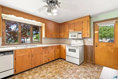 47 Maurice Street, Bristol, CT 06010 - Photo 7