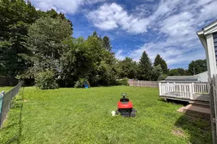 124 Bel-Aire Cir, Windsor Locks, CT 06096 - Photo 3
