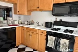 21 E Gate Ln, Hamden, CT 06514 - Photo 11