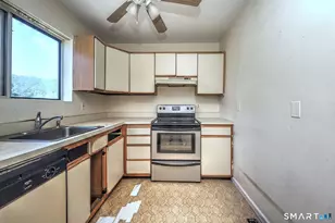 10 Hawthorne Ave, Derby, CT 06418 - Photo 17