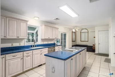 20 Dick Finn Road, New Fairfield, CT 06812 - Photo 15