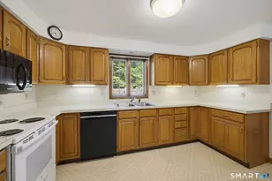 143 Fitzgerald Dr, East Hartford, CT 06118 - Photo 19