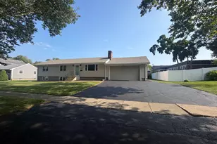 125 Canary Pl, Stratford, CT 06614 - Photo 1