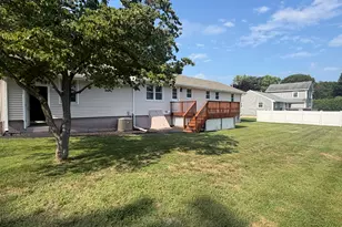 125 Canary Pl, Stratford, CT 06614 - Photo 3