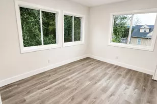 1038 W Main St, Waterbury, CT 06708 - Photo 11
