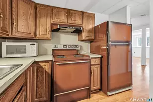 621 Onondaga Ln, Stratford, CT 06614 - Photo 35