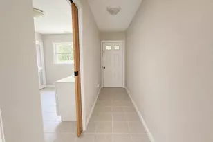 19 Hillside Cir, Brookfield, CT 06804 - Photo 9