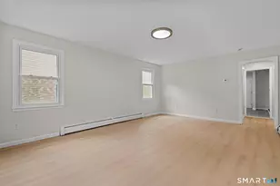 25 Elizabeth St, Ansonia, CT 06401 - Photo 9