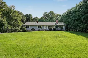 29 Weatherbell Dr, Norwalk, CT 06851 - Photo 1