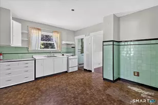 21 Edgemere Rd, East Haven, CT 06512 - Photo 5