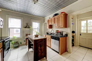 276 Oxford St, Hartford, CT 06105 - Photo 11