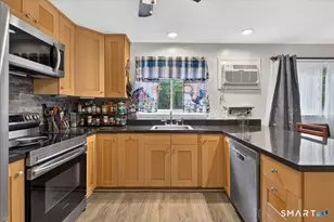 6 Paugussett Rd, Newtown, CT 06482 - Photo 11