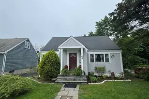 165 Greenfield Dr, Bridgeport, CT 06608 - Photo 1