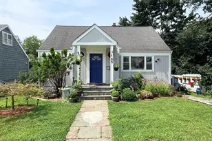 165 Greenfield Dr, Bridgeport, CT 06608 - Photo 1