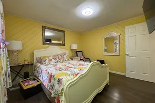 165 Greenfield Dr, Bridgeport, CT 06608 - Photo 23