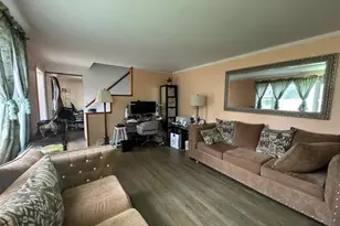 165 Greenfield Dr, Bridgeport, CT 06608 - Photo 15