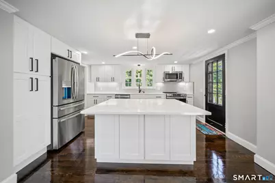 38 Roberts Lane, West Hartford, CT 06107 - Photo 13