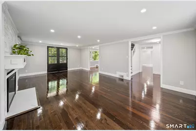 38 Roberts Lane, West Hartford, CT 06107 - Photo 5