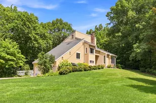 40 Rockledge Dr, Avon, CT 06001 - Photo 1
