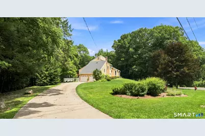 40 Rockledge Drive, Avon, CT 06001 - Photo 3