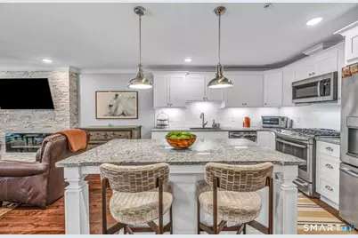 2 Bishop Road #204, West Hartford, CT 06119 - Photo 9