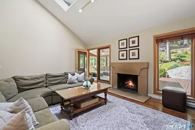 70 Chestnut Hill Lane, Stamford, CT 06903 - Photo 9