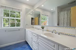 70 Chestnut Hill Ln, Stamford, CT 06903 - Photo 23