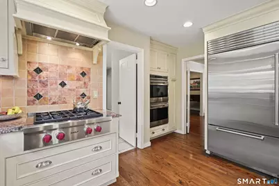 70 Chestnut Hill Lane, Stamford, CT 06903 - Photo 3