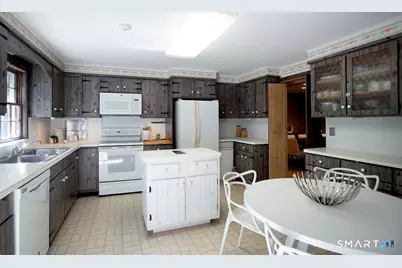 531 Cheese Spring Road, New Canaan, CT 06840 - Photo 11