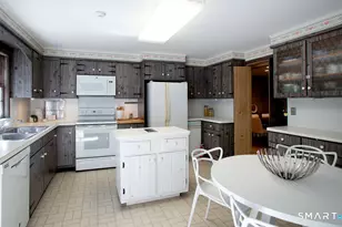 531 Cheese Spring Rd, New Canaan, CT 06840 - Photo 11