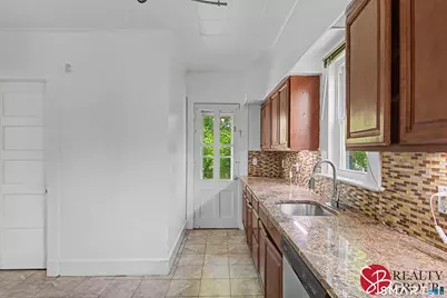 31 Smith Street, West Haven, CT 06516 - Photo 9