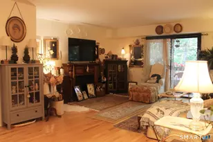 54 Whitmore Ln, Stamford, CT 06902 - Photo 3