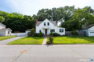 1 Middle St, Waterford, CT 06385 - Photo 1