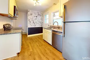 1 Middle St, Waterford, CT 06385 - Photo 11