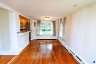 1 Middle St, Waterford, CT 06385 - Photo 9