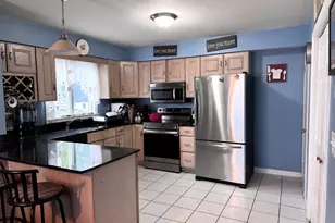 176 Magnolia St, Bridgeport, CT 06610 - Photo 5