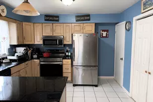 176 Magnolia St, Bridgeport, CT 06610 - Photo 3