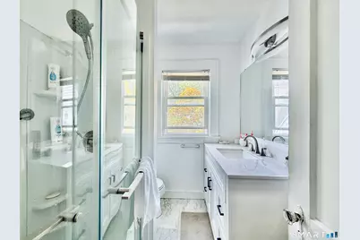 31 Hamilton Avenue, Stamford, CT 06902 - Photo 13